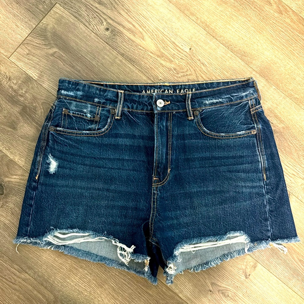 AE Tom Girl Jen Short